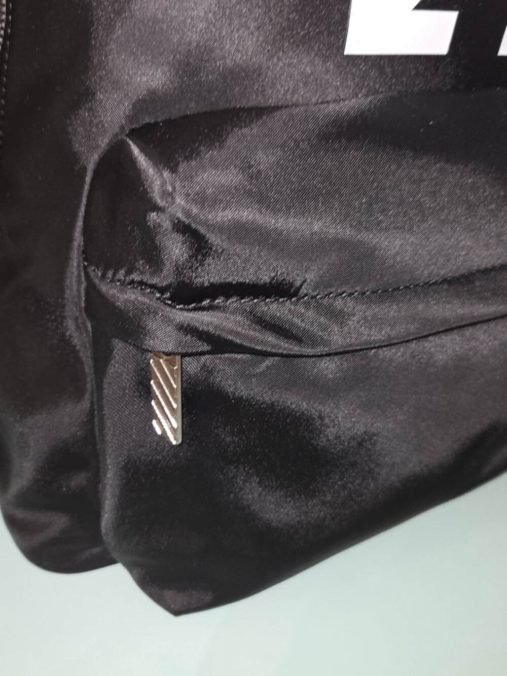 Off-White Classic Dome Logo Backpack - Picture 4 of 10